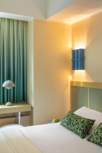 Habitación Doble Pequeña del hotel Moderno Roma. Foto 7