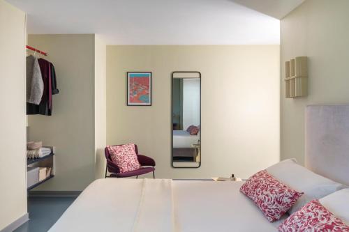 Habitación Doble Superior del hotel Moderno Roma. Foto 6