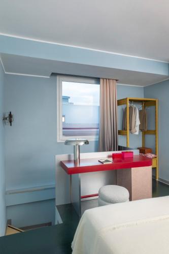 Suite con bañera de hidromasaje del hotel Moderno Roma. Foto 10