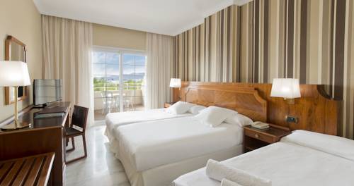 Habitación familiar del hotel Elba Motril Beach and Business