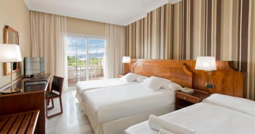 Habitación Familiar Estándar del hotel Elba Motril Beach and Business. Foto 2