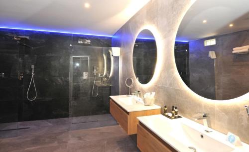 Suite Superior con vistas al mar del hotel Salobreña Suites. Foto 10