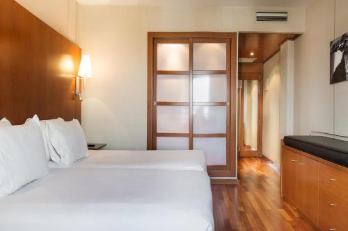 Habitación Doble con aparcamiento del hotel Exe Cuenca. Foto 4