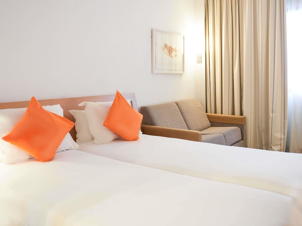 Habitación Luxe con 2 camas individuales del hotel Novotel Tunis. Foto 5