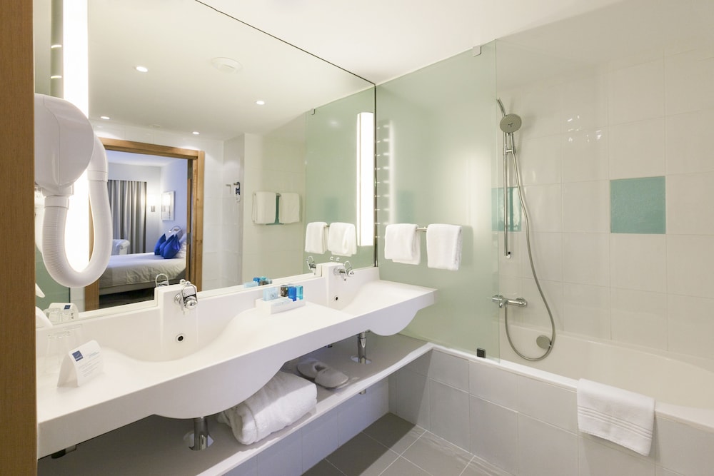 Habitación Luxe con 2 camas individuales del hotel Novotel Tunis. Foto 15