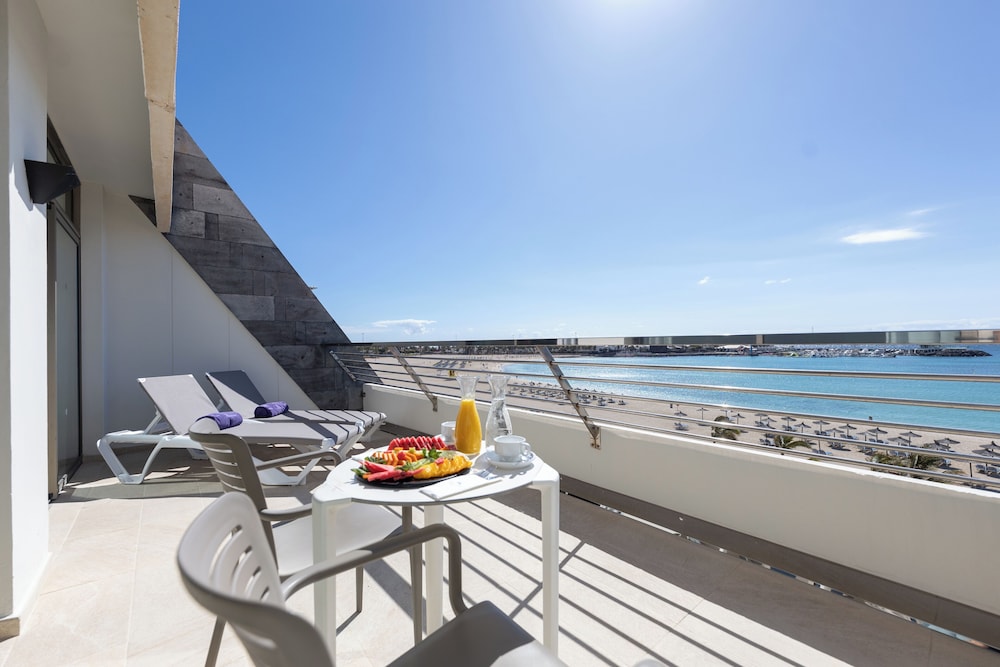 Junior Suite con vista al mar premium del hotel Eurostars Las Salinas. Foto 4