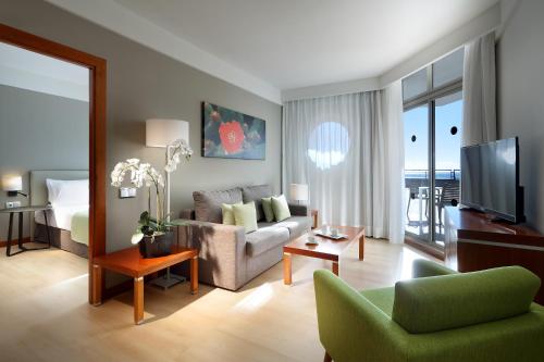 Suite Familiar del hotel Eurostars Las Salinas. Foto 1