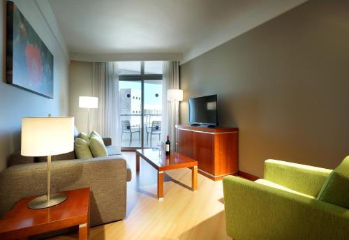 Suite Junior con vistas premium al mar del hotel Eurostars Las Salinas. Foto 3