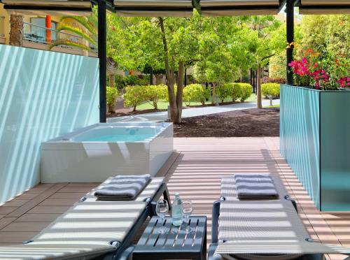 Habitación Deluxe con bañera de hidromasaje. del hotel Barceló Fuerteventura Mar. Foto 3