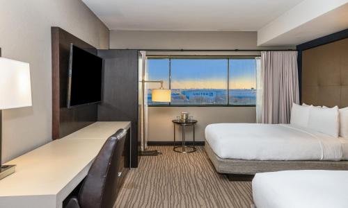 Habitación Doble - 2 camas dobles del hotel Doubletree By Hilton Hotel Newark Airport. Foto 3