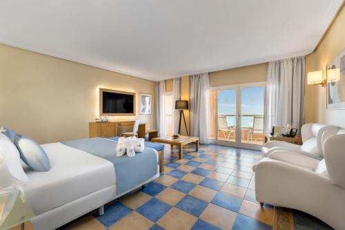 Suite Junior del hotel Elba Sara Beach and Golf Resort. Foto 10