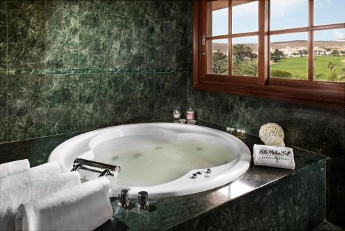 Suite Ático del hotel Elba Palace Golf Boutique Hotel