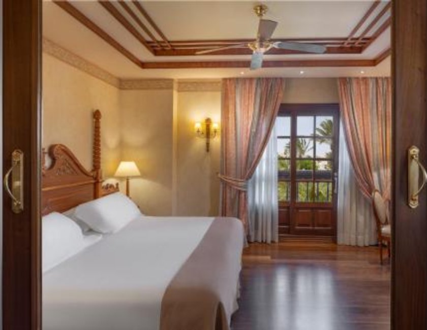 Suite con vistas al campo de golf del hotel Elba Palace Golf Boutique Hotel. Foto 1