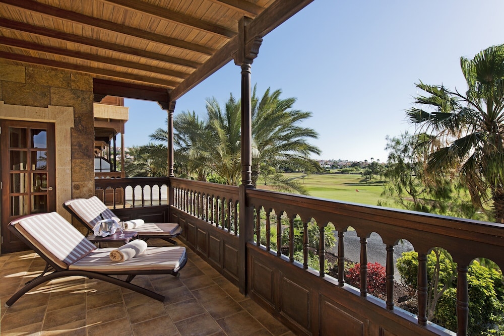 Habitación doble Lujo Vista al campo de Golf del hotel Elba Palace Golf Boutique Hotel. Foto 5