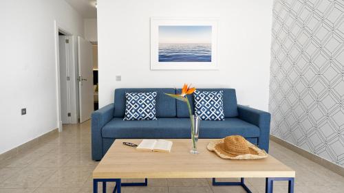 Habitación cuádruple del hotel Broncemar Beach Suites. Foto 3