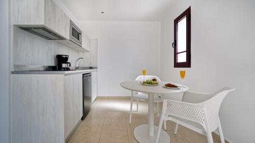 Superior Double Room del hotel Broncemar Beach Suites. Foto 2