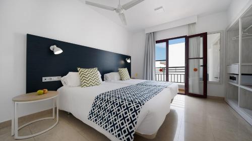 Double Room with Balcony del hotel Broncemar Beach Suites