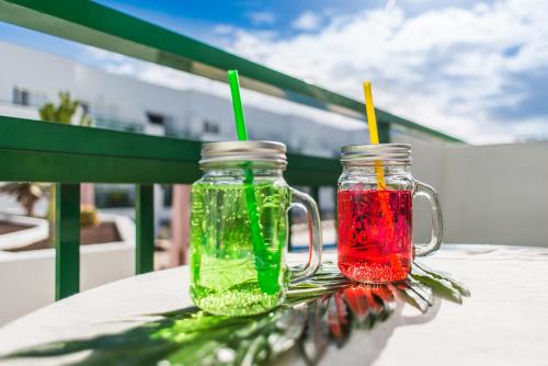 Apartamento Vista Piscina Balcón o Terraza 1 habitación 2 Camas individuales del hotel Dunas Club. Foto 22