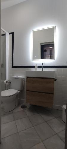 Habitación Doble con baño - 2 camas del hotel Samay Sevilla. Foto 10