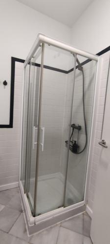 Habitación Doble con baño - 2 camas del hotel Samay Sevilla. Foto 11