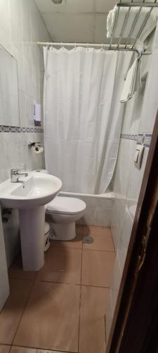 Habitación Triple del hotel Trajano. Foto 1