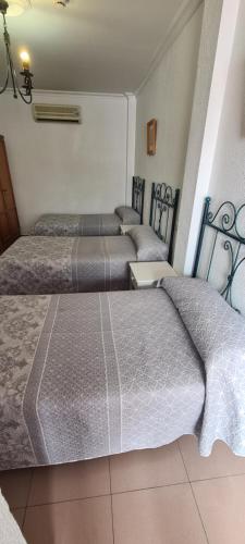 Habitación Triple del hotel Trajano. Foto 2