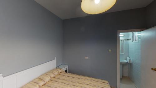 Habitación Doble con baño privado - 1 cama grande del hotel Gala. Foto 3