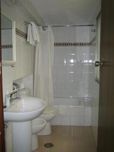 Habitación Doble con baño compartido - 2 camas del hotel Gala. Foto 1