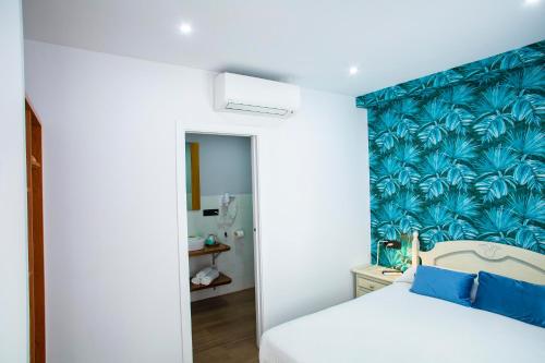 Habitación Doble con cama grande del hotel San Francisco. Foto 4