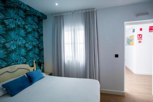 Habitación Doble con cama grande del hotel San Francisco. Foto 5