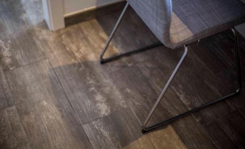 Habitación con cama grande y baño privado del hotel Sevilla Santa Justa - Adults only. Foto 31