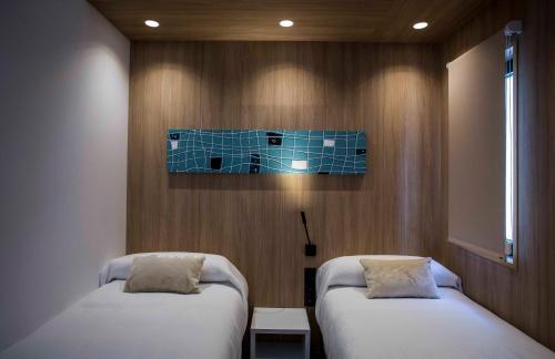 Habitación Doble con baño privado - 2 camas del hotel Sevilla Santa Justa - Adults only. Foto 4