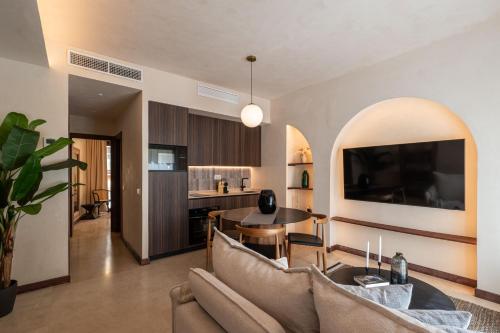 Apartamento de 1 dormitorio con balcón del hotel At Apartamentos Y Vtv Conde De Torrejon 10