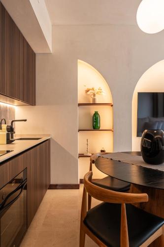 Apartamento de 1 dormitorio con balcón del hotel At Apartamentos Y Vtv Conde De Torrejon 10. Foto 6