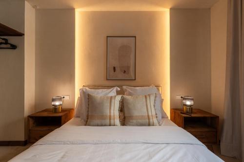 Apartamento Con Cocina 1 Cama king 1 habitación Sofá Cama incluido del hotel At Apartamentos Y Vtv Conde De Torrejon 10. Foto 1