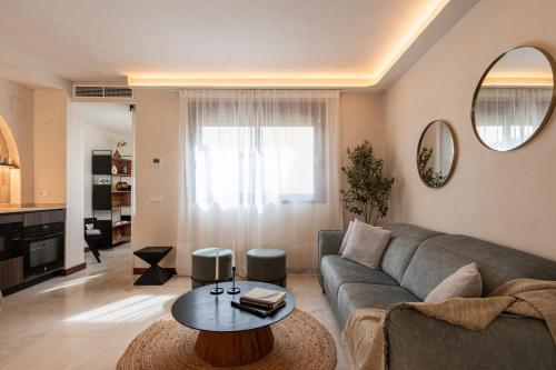 Apartamento Con Cocina 1 Cama king 1 habitación Sofá Cama incluido del hotel At Apartamentos Y Vtv Conde De Torrejon 10. Foto 7