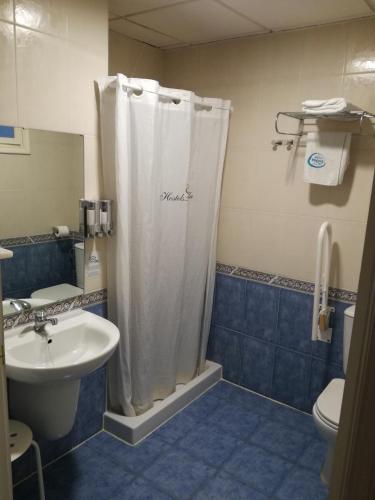 Habitación Triple del hotel Le Petit Paris