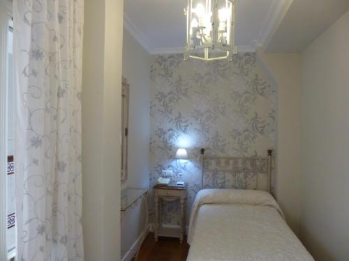 Habitación Individual del hotel Le Petit Paris. Foto 1