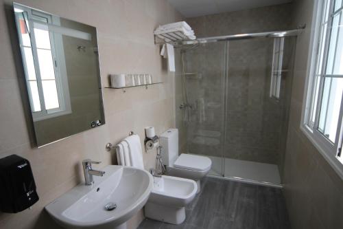 Habitación cuádruple del hotel Roma. Foto 3