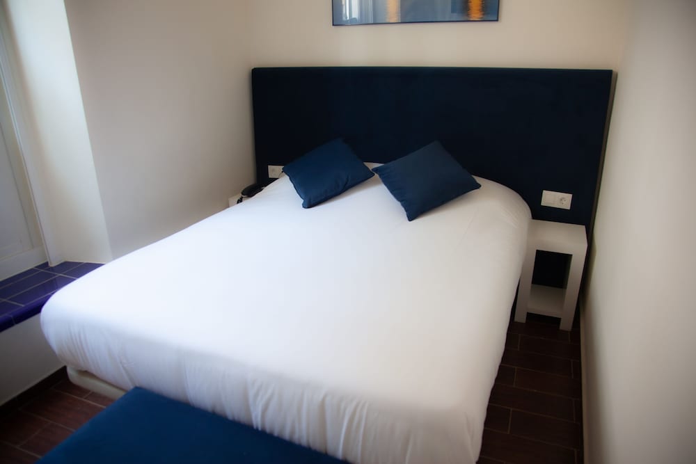 Habitación doble del hotel Noches En Triana. Foto 2