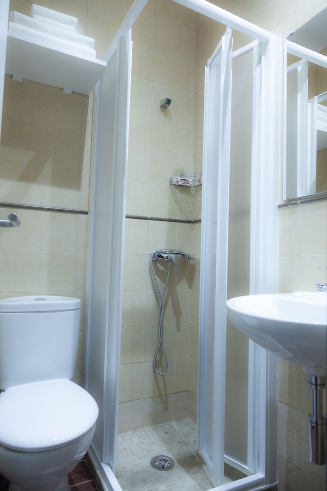 Habitación doble del hotel Noches En Triana. Foto 18