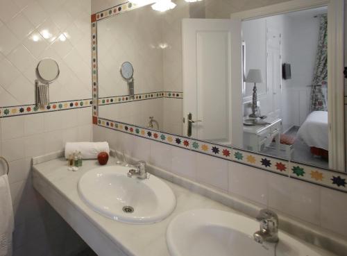 Habitación Doble Superior del hotel Basic Puerta De Sevilla. Foto 1