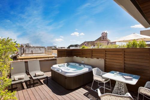 Suite 1800 con terraza y Jacuzzi® del hotel Casa 1800 Sevilla. Foto 6