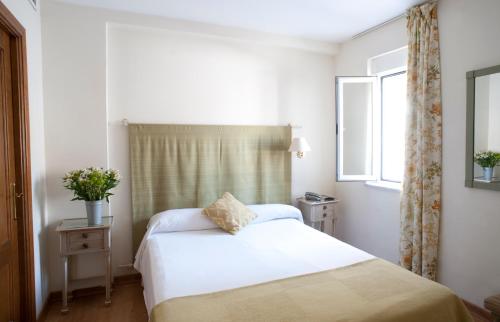 Habitación Doble Económica del hotel Alcántara. Foto 1