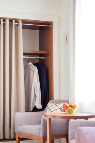 Habitación Doble Superior - 1 o 2 camas del hotel U-sense Sevilla Centro. Foto 13