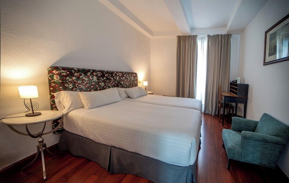 Habitación estándar con 1 cama doble o 2 individuales del hotel Simón. Foto 2