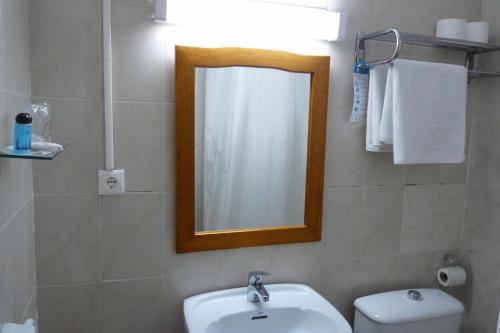 Habitación Cuádruple del hotel Sierpes. Foto 1