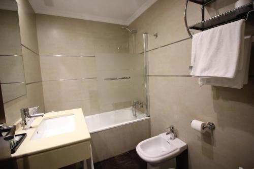 Habitación Estándar - Cama extragrande del hotel Venecia. Foto 4