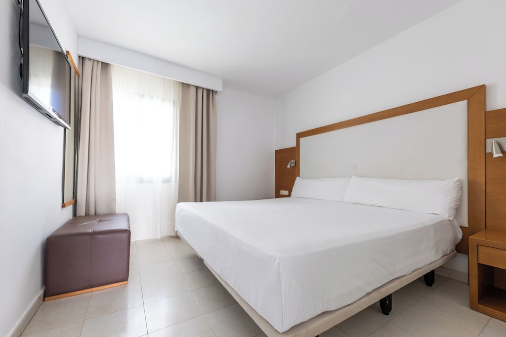Apartamento Balcón o Terraza 1 Cama king 2 habitaciones 2 Camas individuales kitchenette del hotel Hesperia Bristol Playa