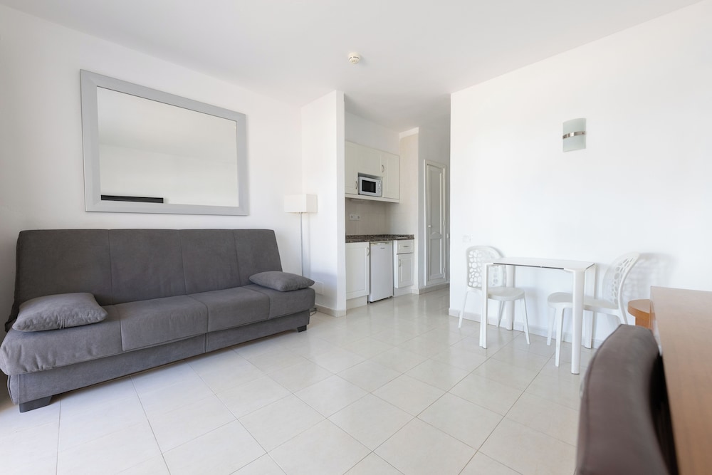 Apartamento, 2 habitaciones, vistas al mar del hotel Hesperia Bristol Playa. Foto 4
